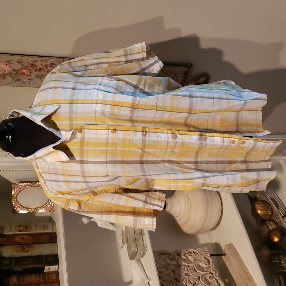 Men's plaid shirt